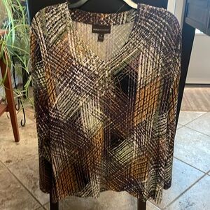 Dana Buchman women’s size medium top